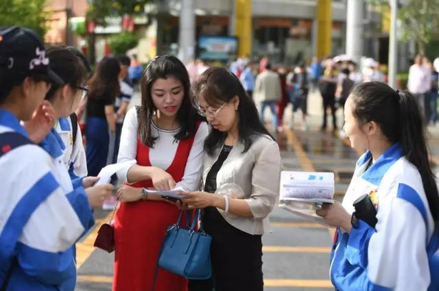 文学古诗鉴赏《故事会》期刊杂志：版面费与