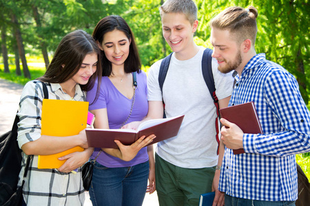 外语教学研究专著教材出书出版之路：大学教