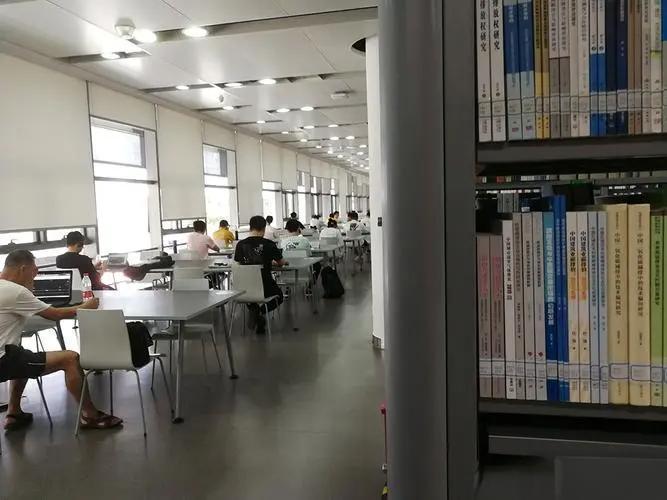 群众文化职称论文投稿指南：从馆员到研究馆