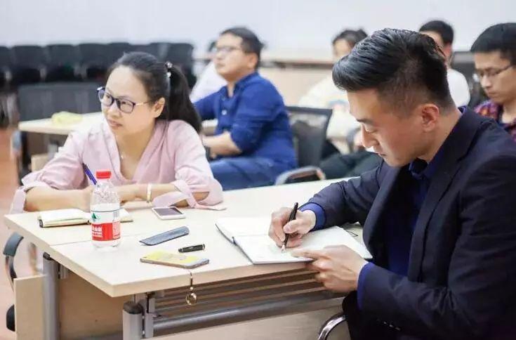 评职称论文发表秘籍：学术期刊杂志投稿流程与注意事项