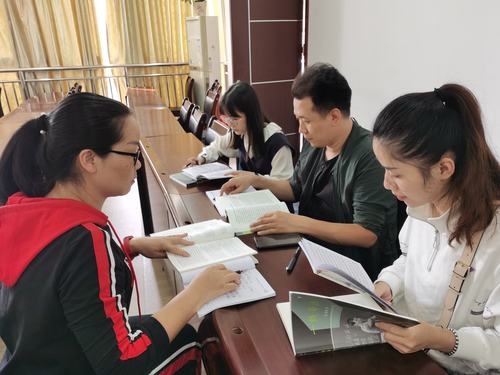 国家级游戏电竞动漫动画影视雕像艺术品乐器包装早教教具文创盲盒绘本《玩具世界》期刊杂志：论文发表征投稿